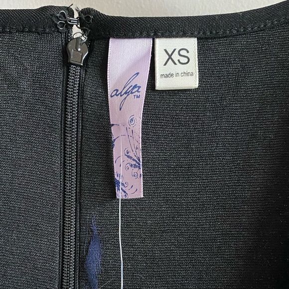 NWT Francesca’s Sequin Beaded Black Sleeveless Romper Size XS - Picture 4 of 5